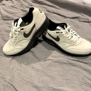 Nike Air Max Suede Tan/White/Black Sneakers